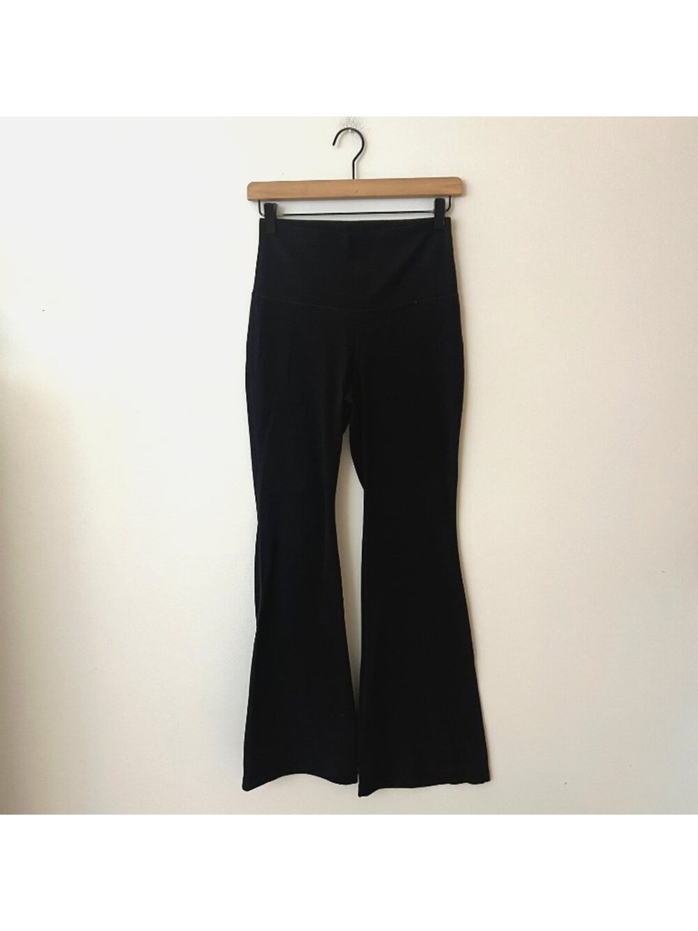 TNA Aritzia Action Flare Leggings Black Women's Size Medium